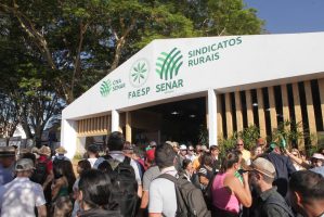 Feriado De De Maio Agita A Agrishow E Estande Da Faesp Recebe