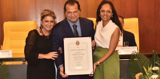 Tirso Meirelles recebe Medalha Anchieta, maior honraria da cidade de São Paulo