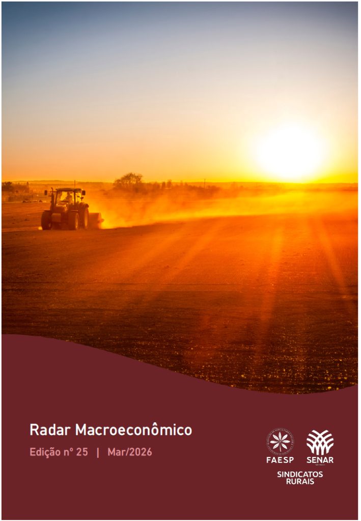 Capa do relatório elaboração pelo econômico da Faesp sobre Radar Macroeconômico - Edição nº 25 onde mostra um trator trabalhando em um campo aberto durante o pôr do sol. 