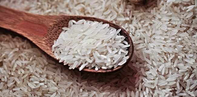 Preços agropecuários oscilam em março com destaque para alta do tomate e da banana nanica