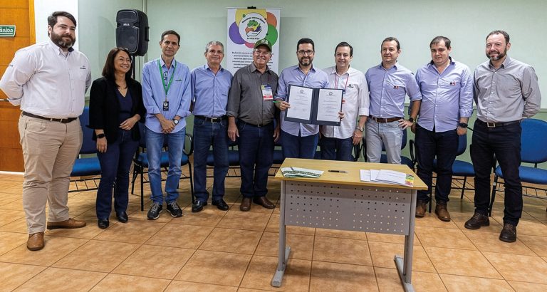 Estado assina parceria com entidades do agro para boas práti...