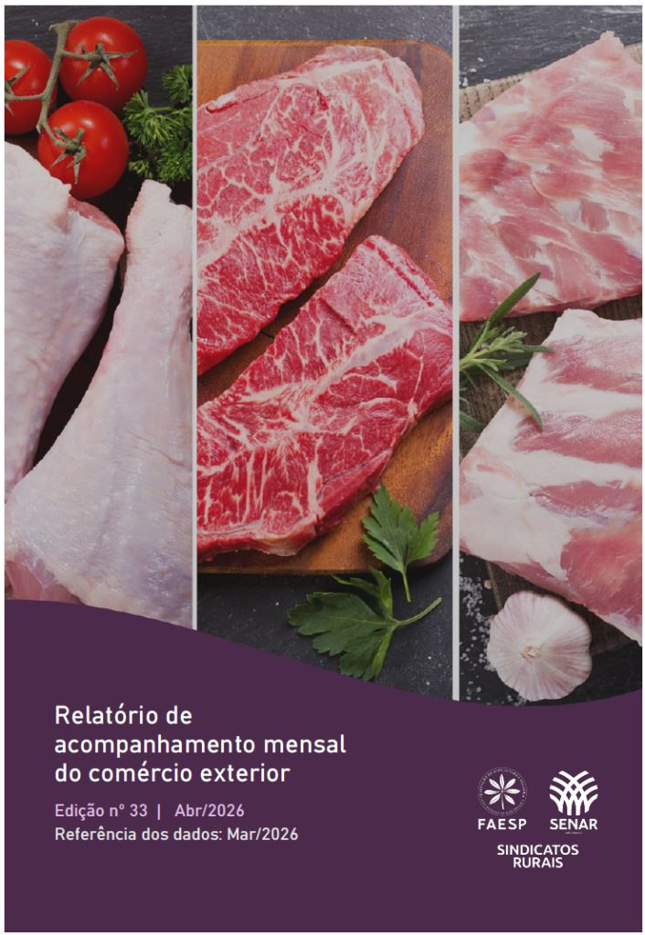 Capa do Relatório de acompanhamento mensal do comércio exterior - Abril 2026. A imagem apresenta uma composição em mosaico, dividida verticalmente em três seções, cada uma exibindo diferentes tipos de carnes cruas preparadas para o consumo.