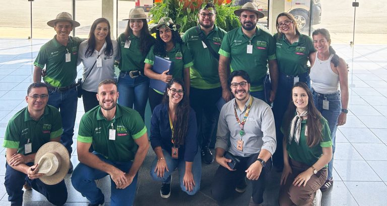 Participantes do CNA Jovem realizam visitas técnicas em Hola...