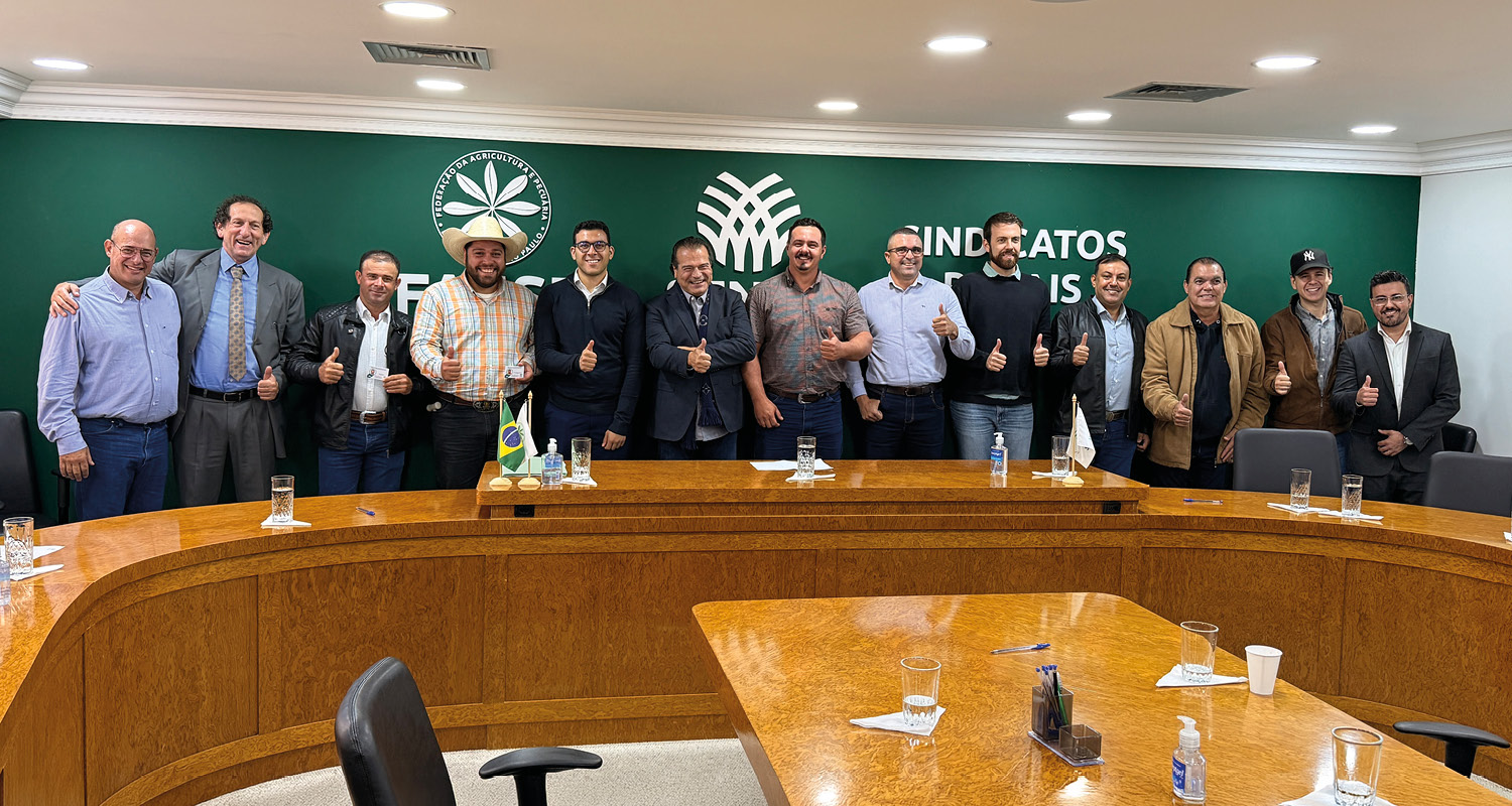 Novos Leiloeiros Fortalecem o Agro Paulista. Faesp entrega carteiras a 10 profissionais e reforça a importância da renovação de quadros para um mercado em expansão.'