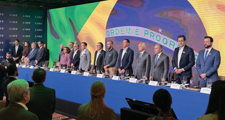 Gigantes das pesquisas traçam cenário político em encontro d...