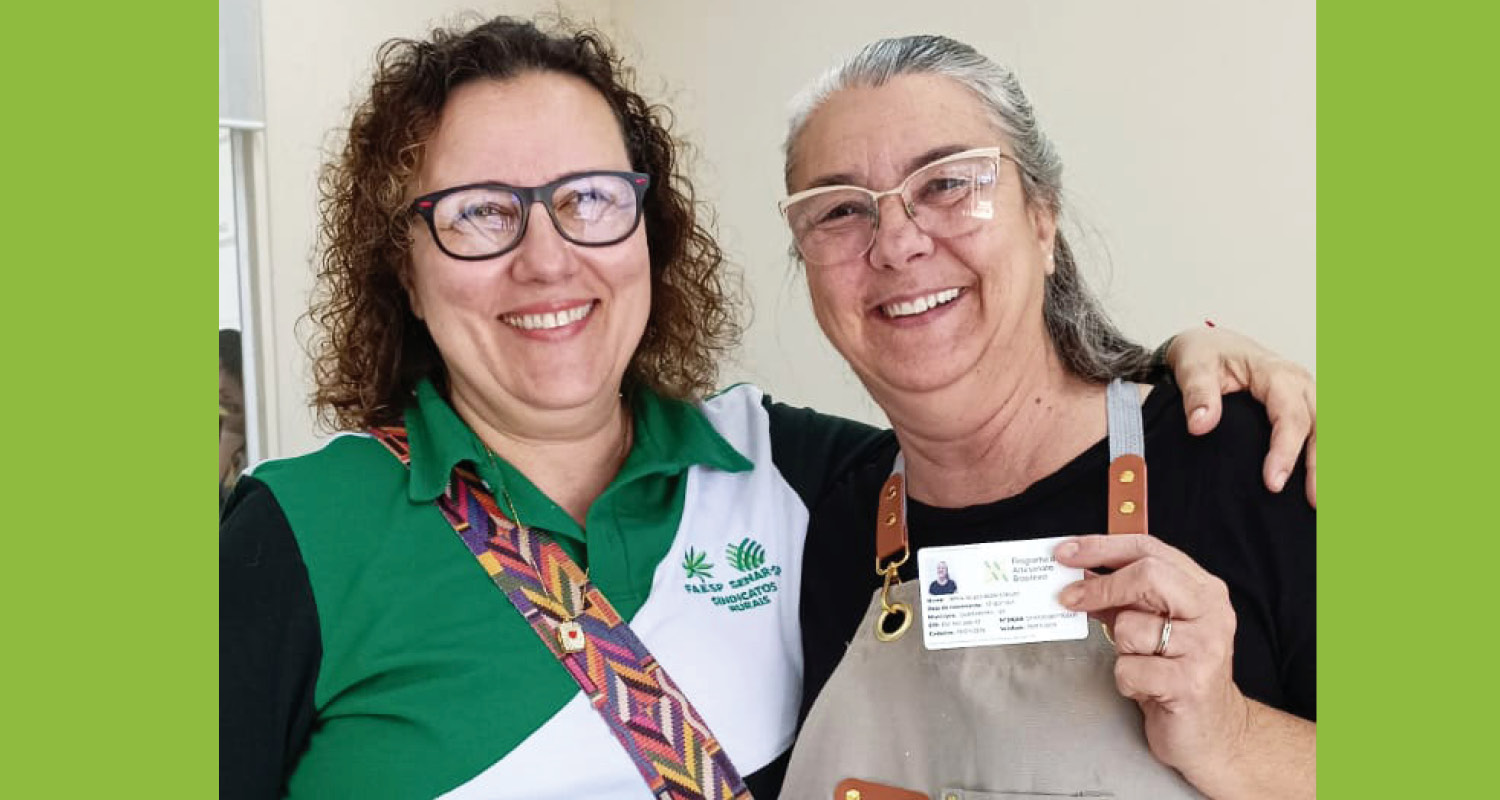 Alunos dos cursos de artesanato do Senar-SP também receberam o documento, que atesta a profissionalização e oferece outros benefícios