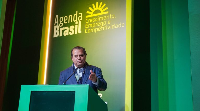Em evento da CNA, lideranças alertam para juros altos e cobr...